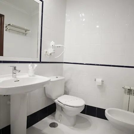 De Adarzo Auto Check 3* Santander