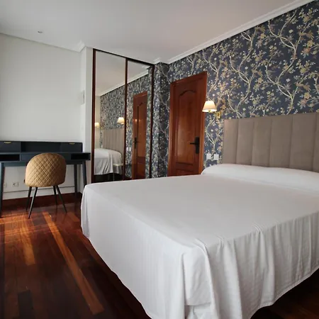 De Adarzo Auto Check Гостевой дом