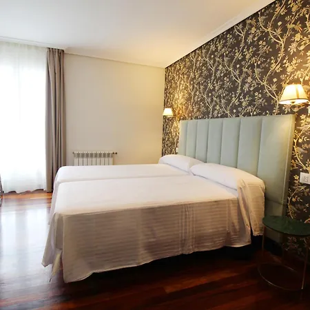 De Adarzo Auto Check Гостевой дом 3*