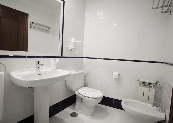 De Adarzo Auto Check 3* Santander