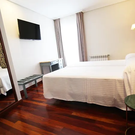 בית הארחה De Adarzo Auto Check 3*