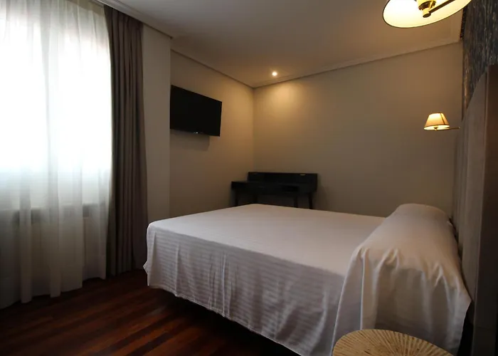 De Adarzo Auto Check Guest house Santander