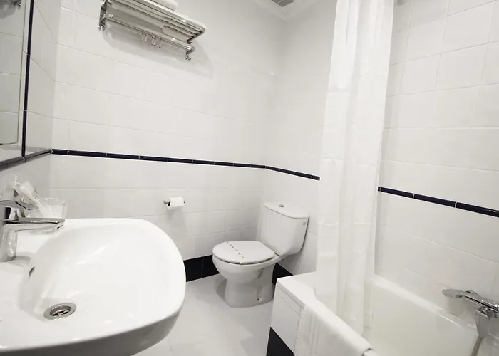 De Adarzo Auto Check Guest house 3*