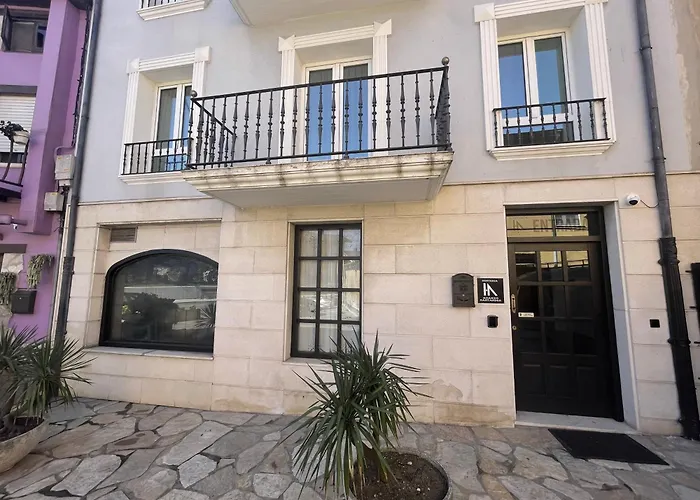 De Adarzo Auto Check Guest house 3*